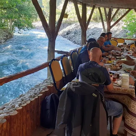 Kapuzbasi Sahin Restaurant Selalenin Hotel